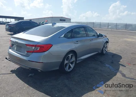 2018 Honda Accord Touring z USA, uszkodzony, nr VIN 1HGCV1F95JA144599